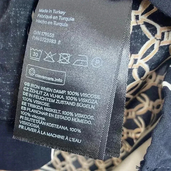 H&M Button Down Chain Link Blouse Top - Picture 5 of 5